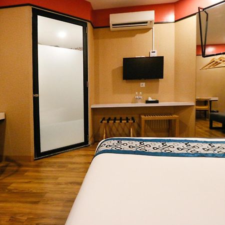 Golden Roof Hotel, Seri Iskandar Eksteriør bilde