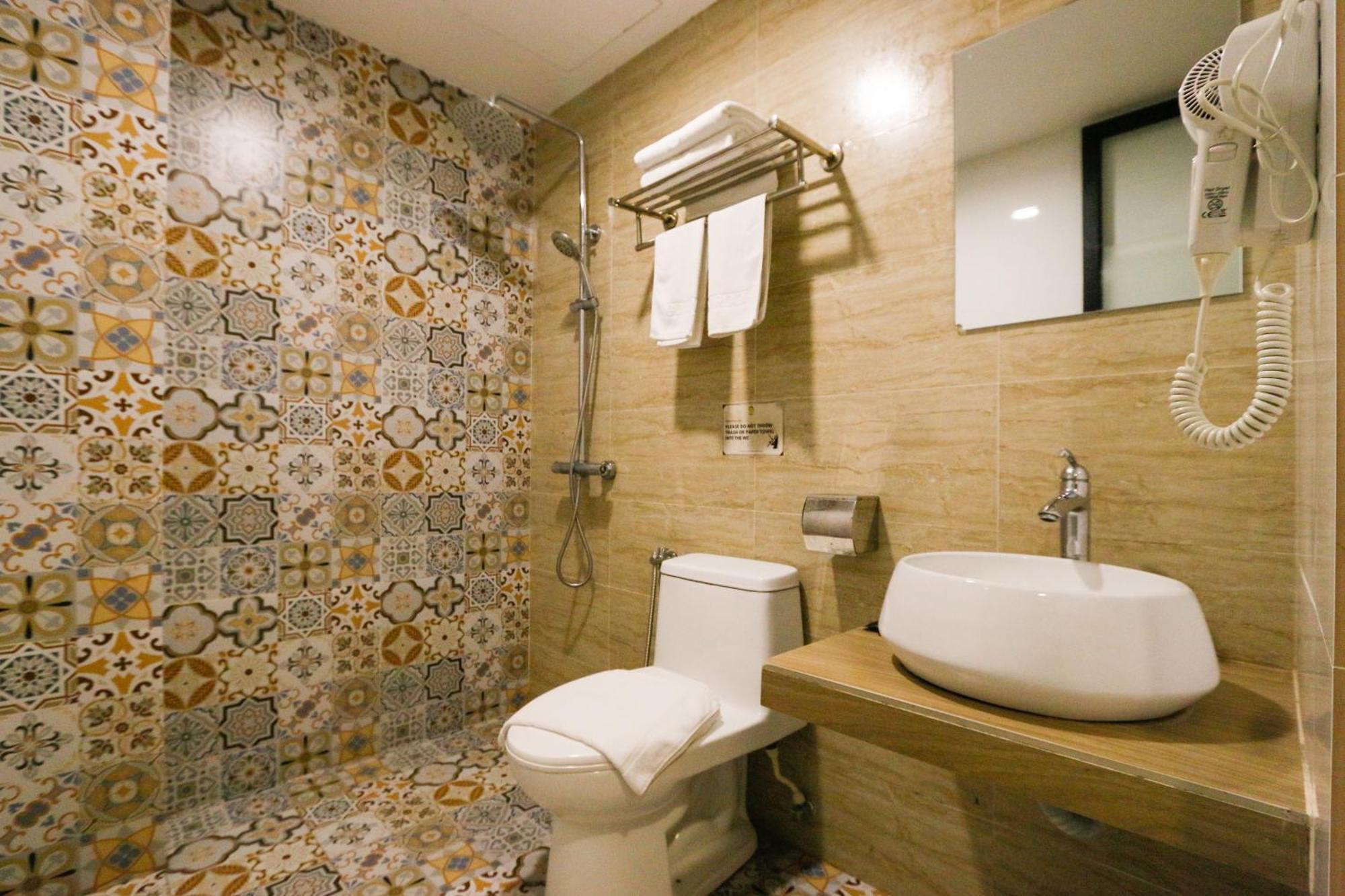 Golden Roof Hotel, Seri Iskandar Eksteriør bilde