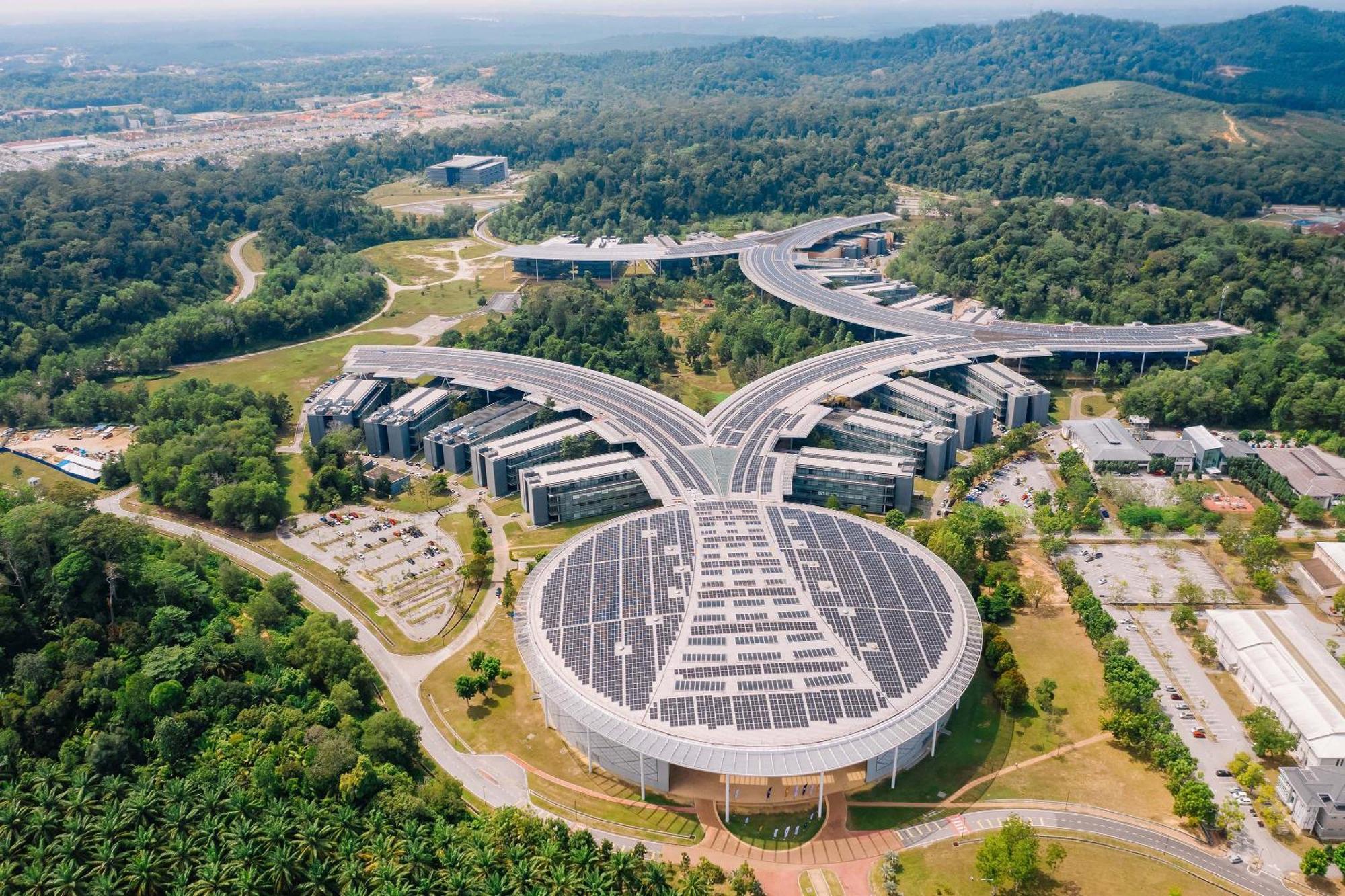 Golden Roof Hotel, Seri Iskandar Eksteriør bilde
